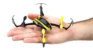 Blade Nano QX - Mini Drohne - Größenvergleich